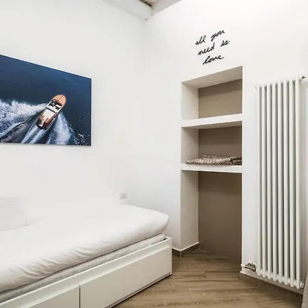 Love- By Myhomeincomo * Como