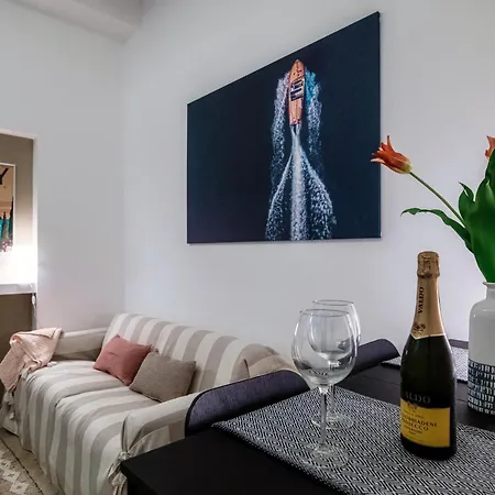 Love- By Myhomeincomo Apartman Como