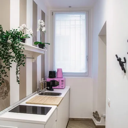 Love- By Myhomeincomo * Como